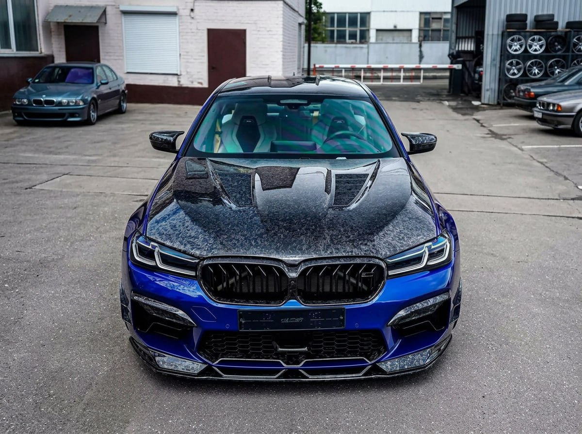 Капот F90-Style (кований карбон)